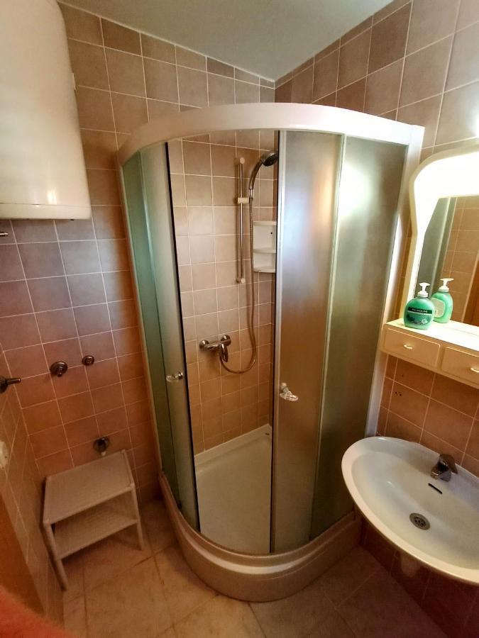 Apartments Toni โรกอซนิซา ภายนอก รูปภาพ
