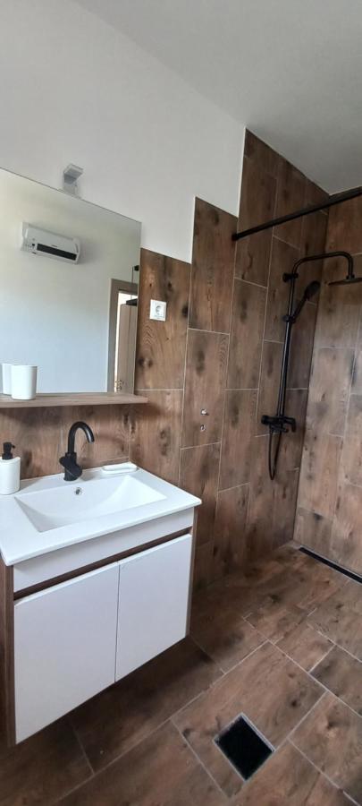 Apartments Toni โรกอซนิซา ภายนอก รูปภาพ