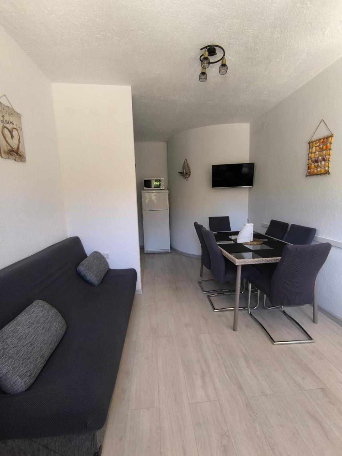 Apartments Toni โรกอซนิซา ภายนอก รูปภาพ